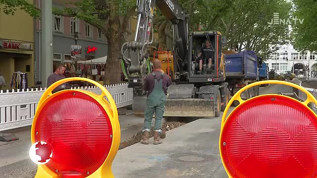Ferienbaustelle: Am Teichgraben wird unter Vollsperrung eine neue Trinkwasserleitung verlegt 