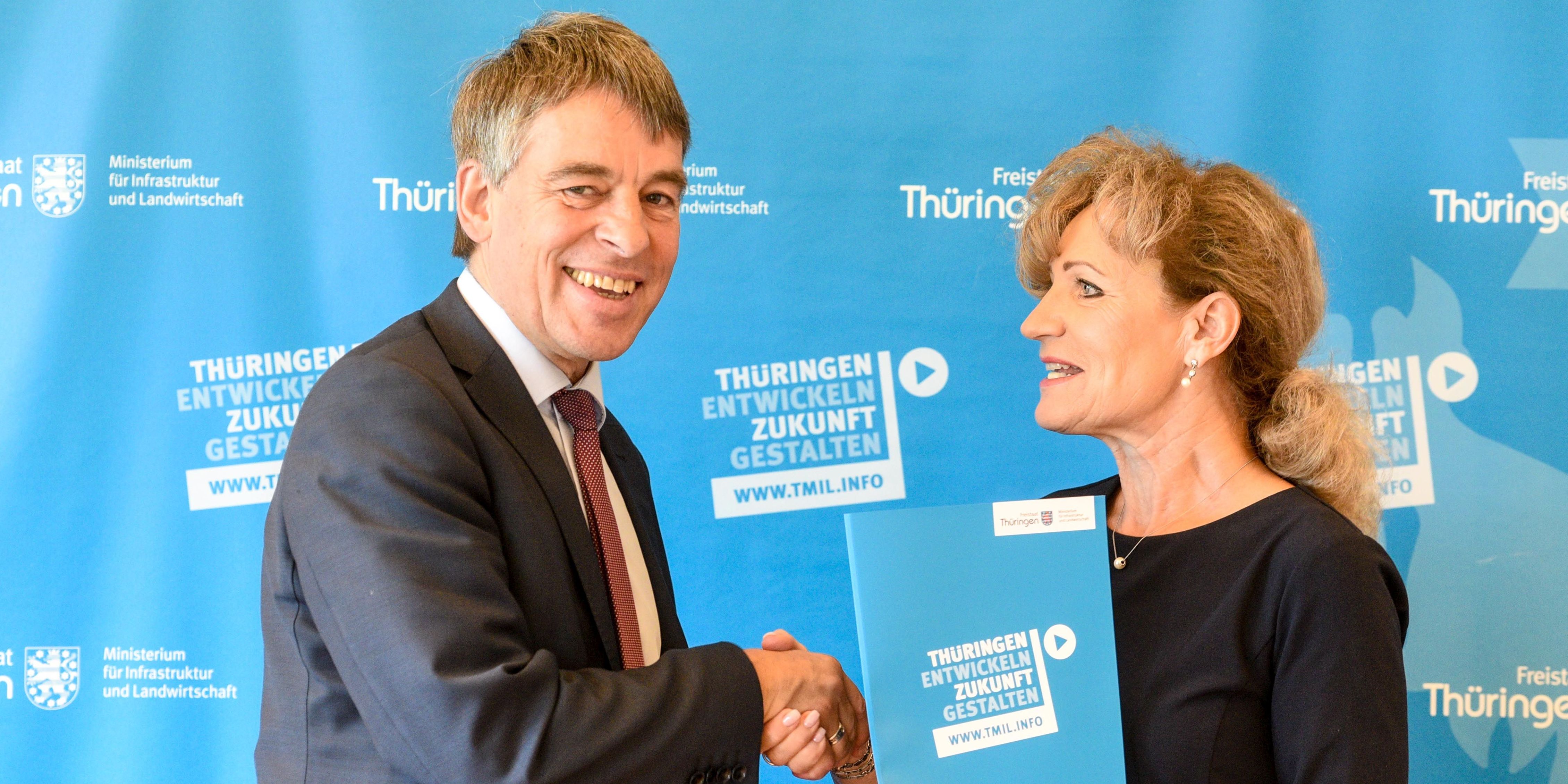 11-Millionen-Fördermittelbescheid für Stadion-Umbau 11-Millionen-Fördermittelbescheid für Stadion-Umbau