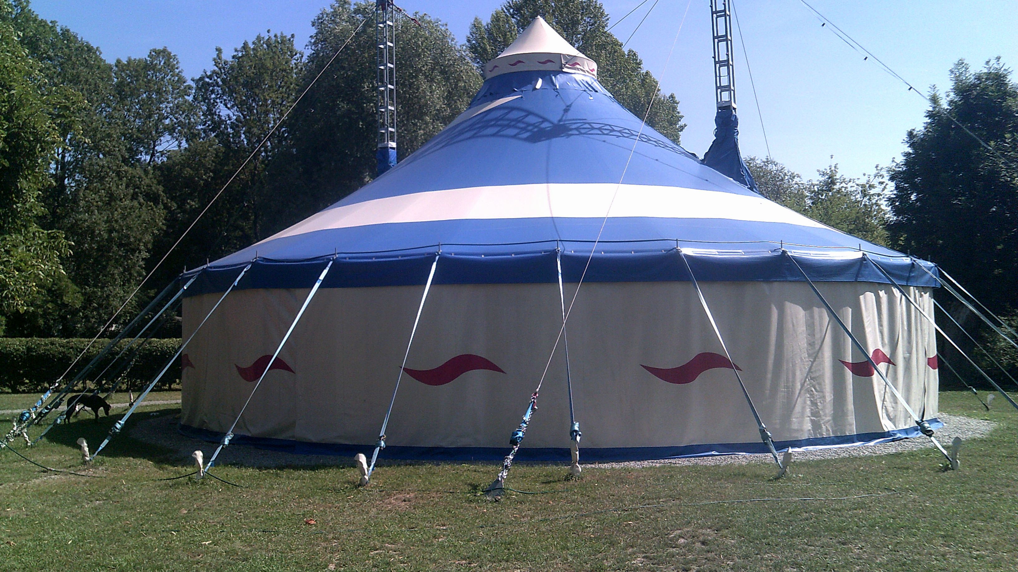 „Theater statt Flucht“