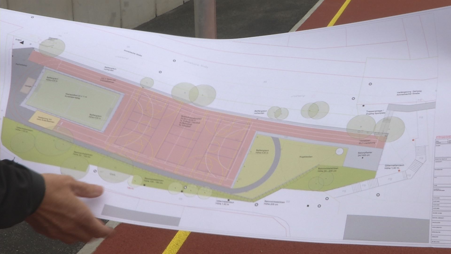 Sportplatz erneuert: An der Ammerbacher Straße wurde fast eine halbe Million Euro investiert