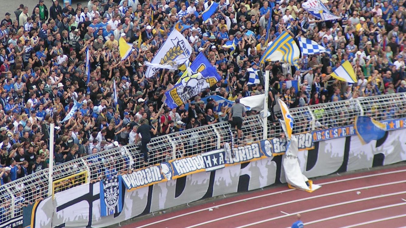 Deklaration unterzeichnet: Südkurve gemeinsam sichern