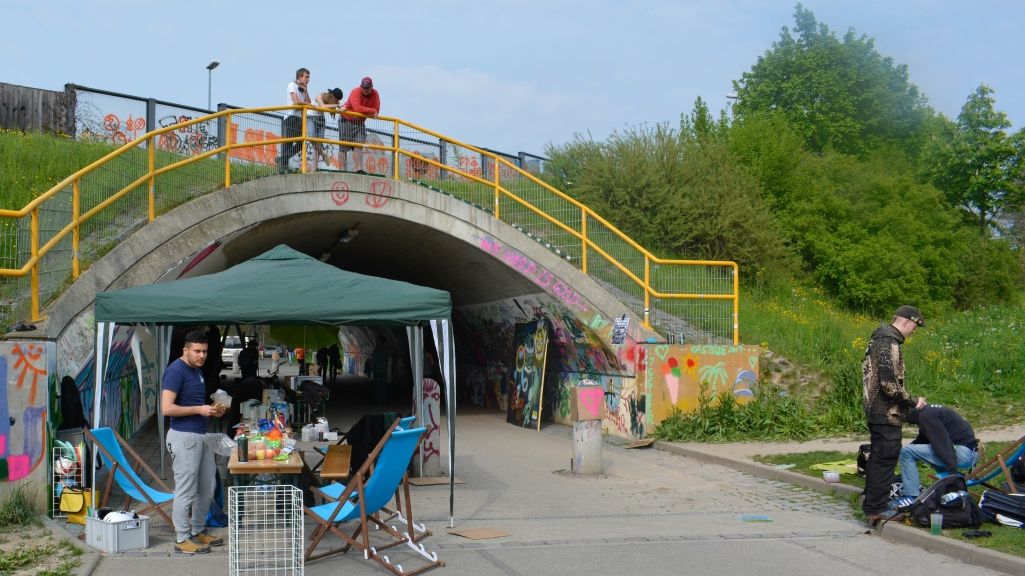Graffiti-Aktion am Eastside-Tunnel
