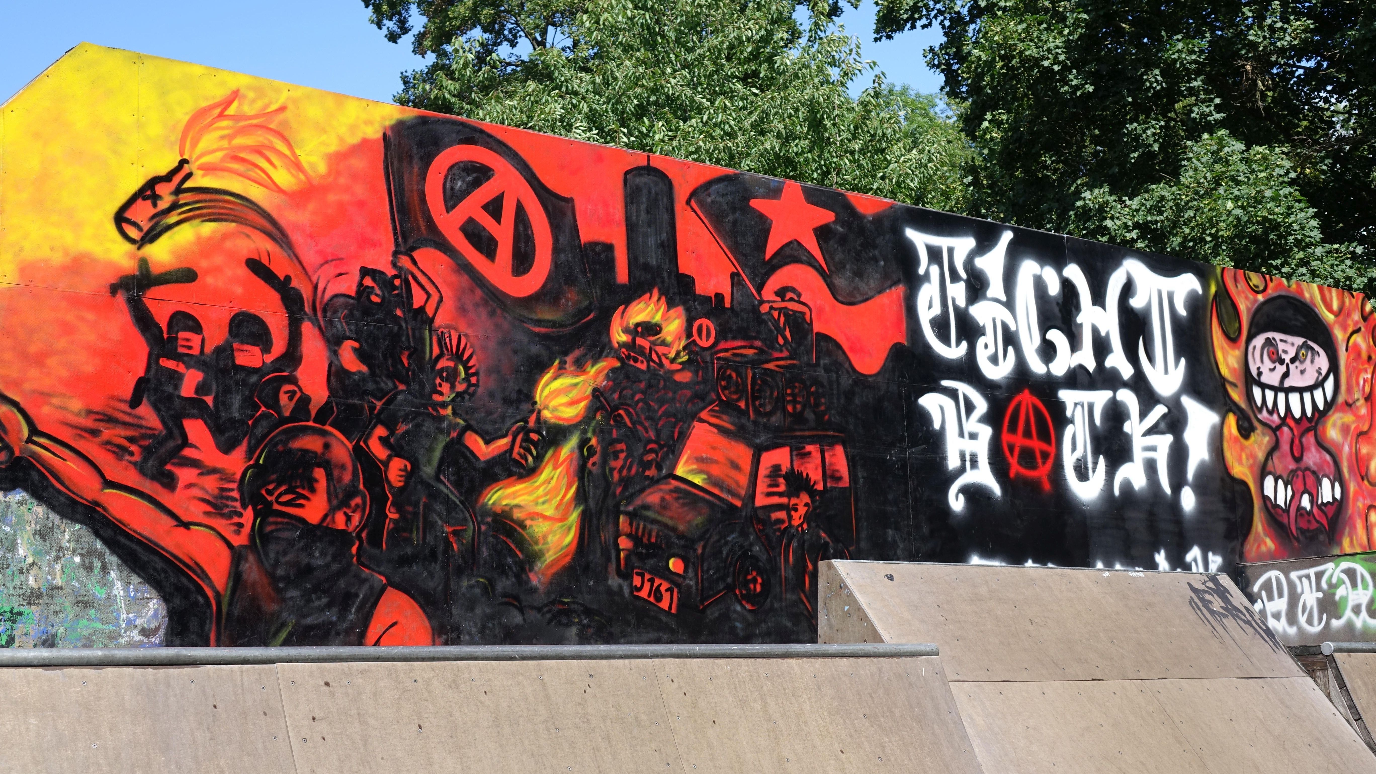 Paradiespark: Umstrittene Graffiti bleiben vorerst