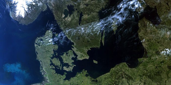 Satellit mit Technik aus Jena 