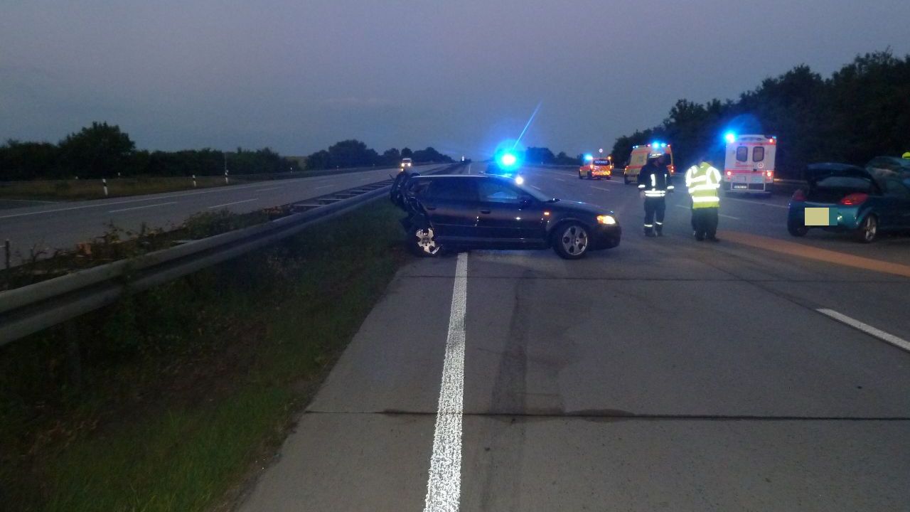 Zwei Schwerverletzte nach Verkehrsunfall