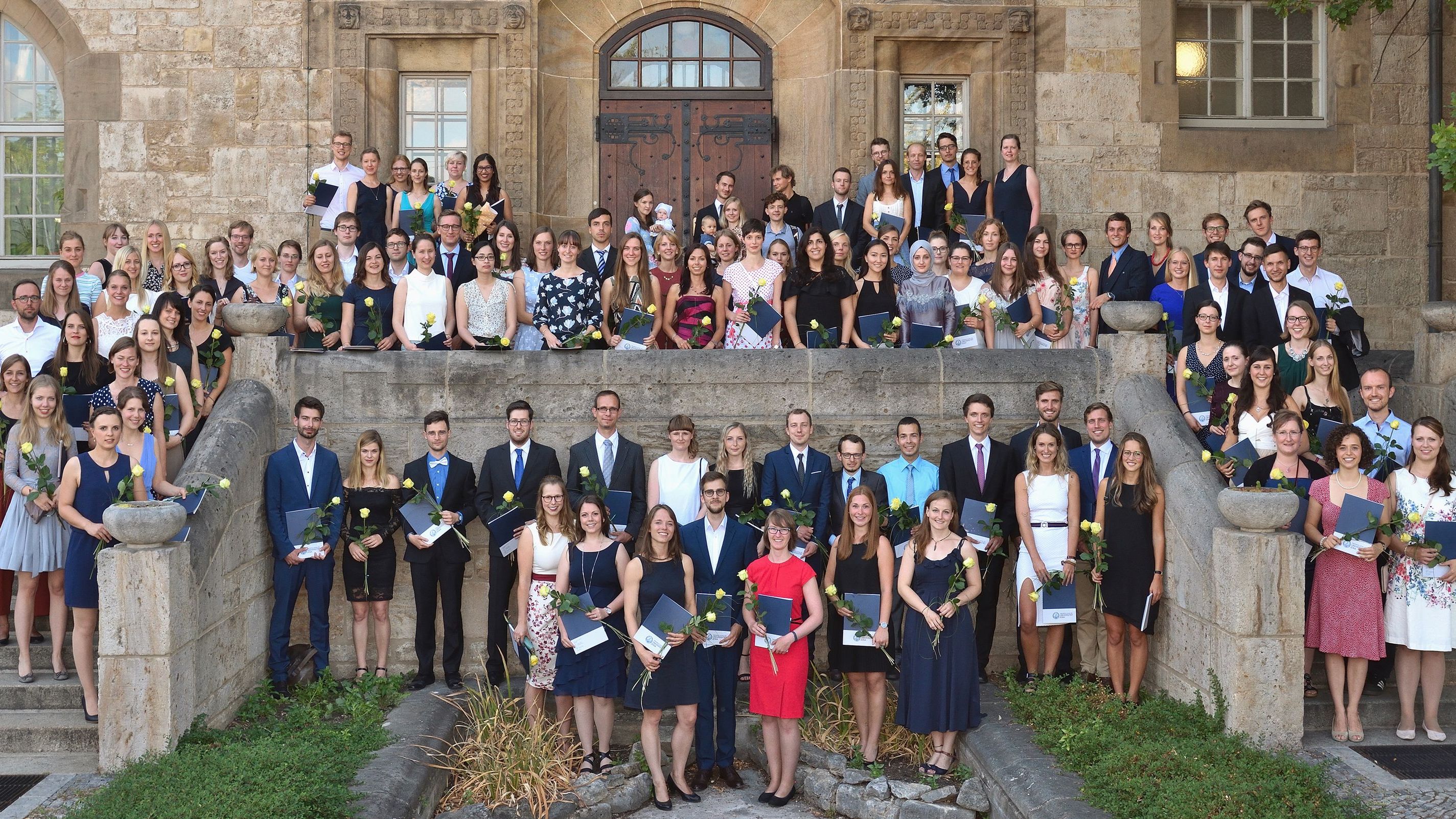 Absolventen der Medizinischen Fakultät verabschiedet