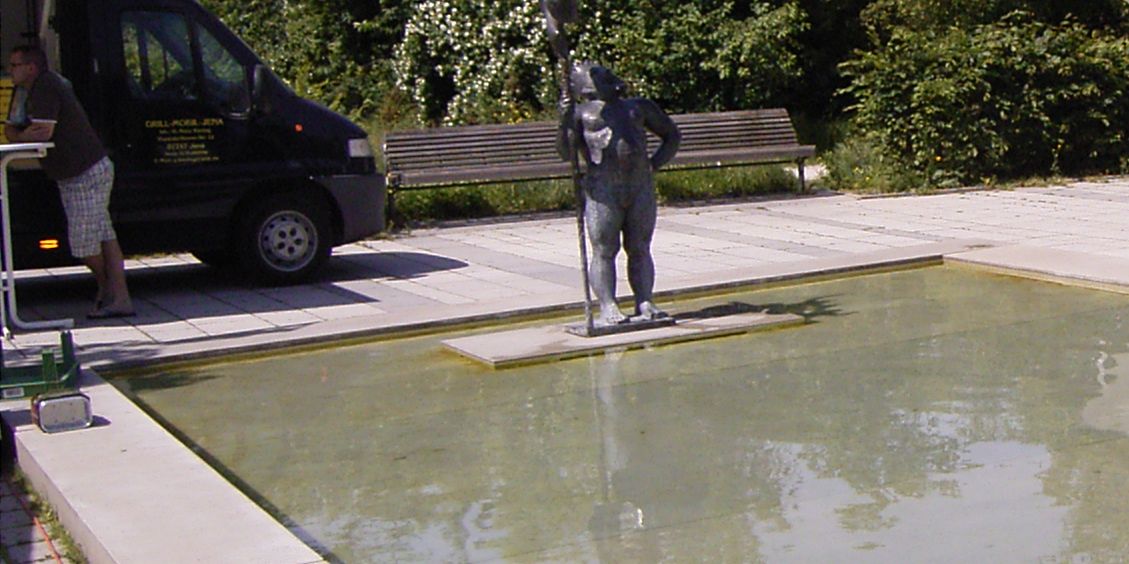 Trotz Hitze: Nicht in Brunnen baden