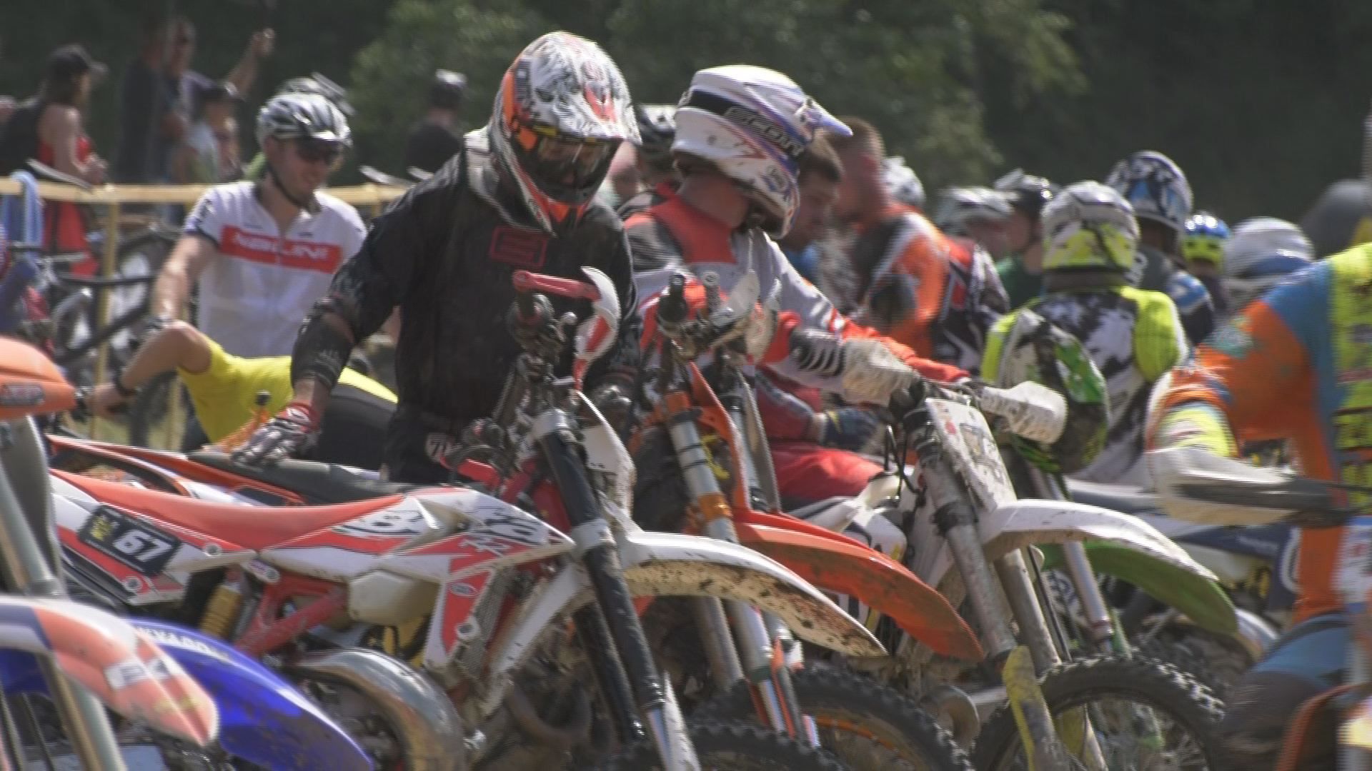 Rundendrehen auf der Strecke: In Großlöbichau gingen bei Bike & Bike 85 Teams an den Start