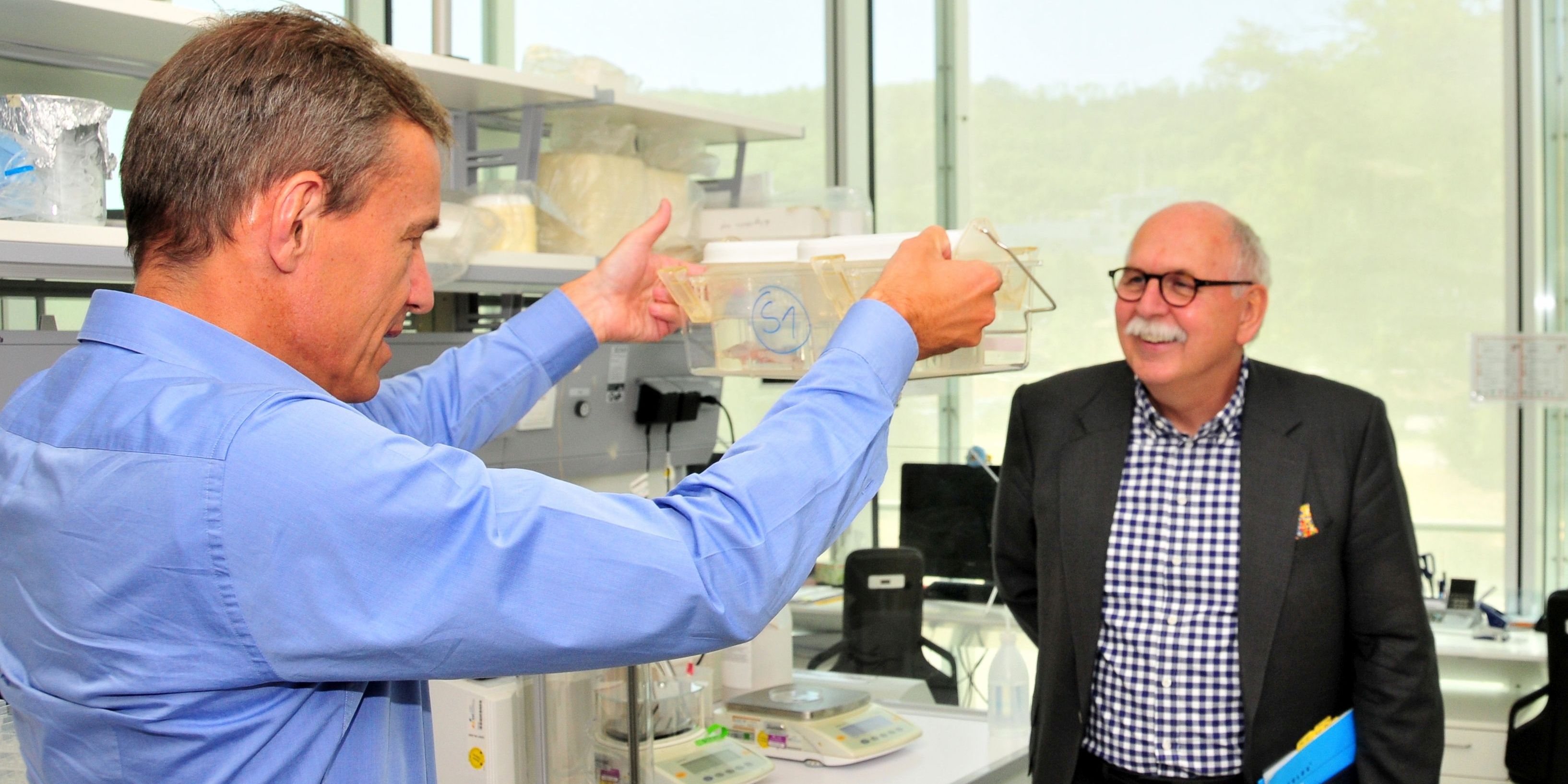 Präsident der Leibniz-Gemeinschaft zu Gast am FLI