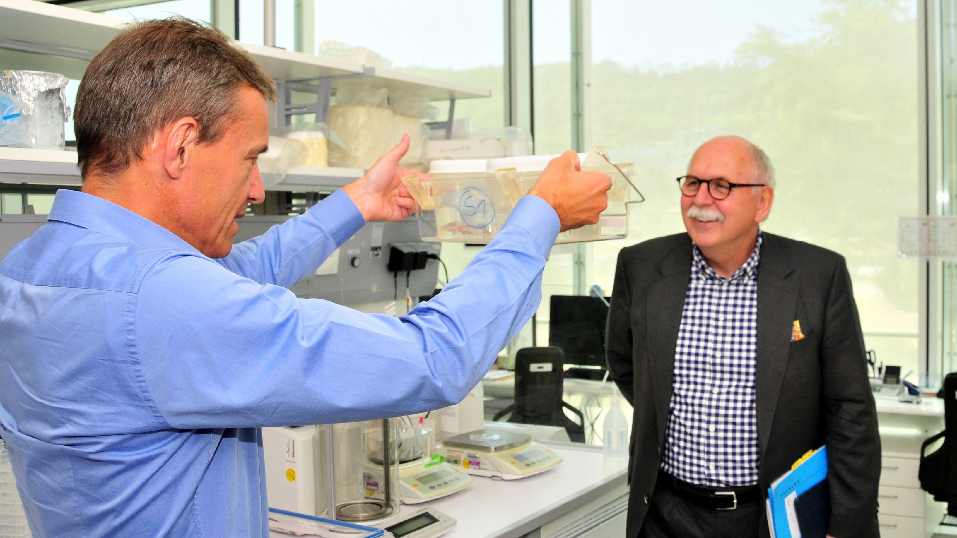 Präsident der Leibniz-Gemeinschaft zu Gast am FLI