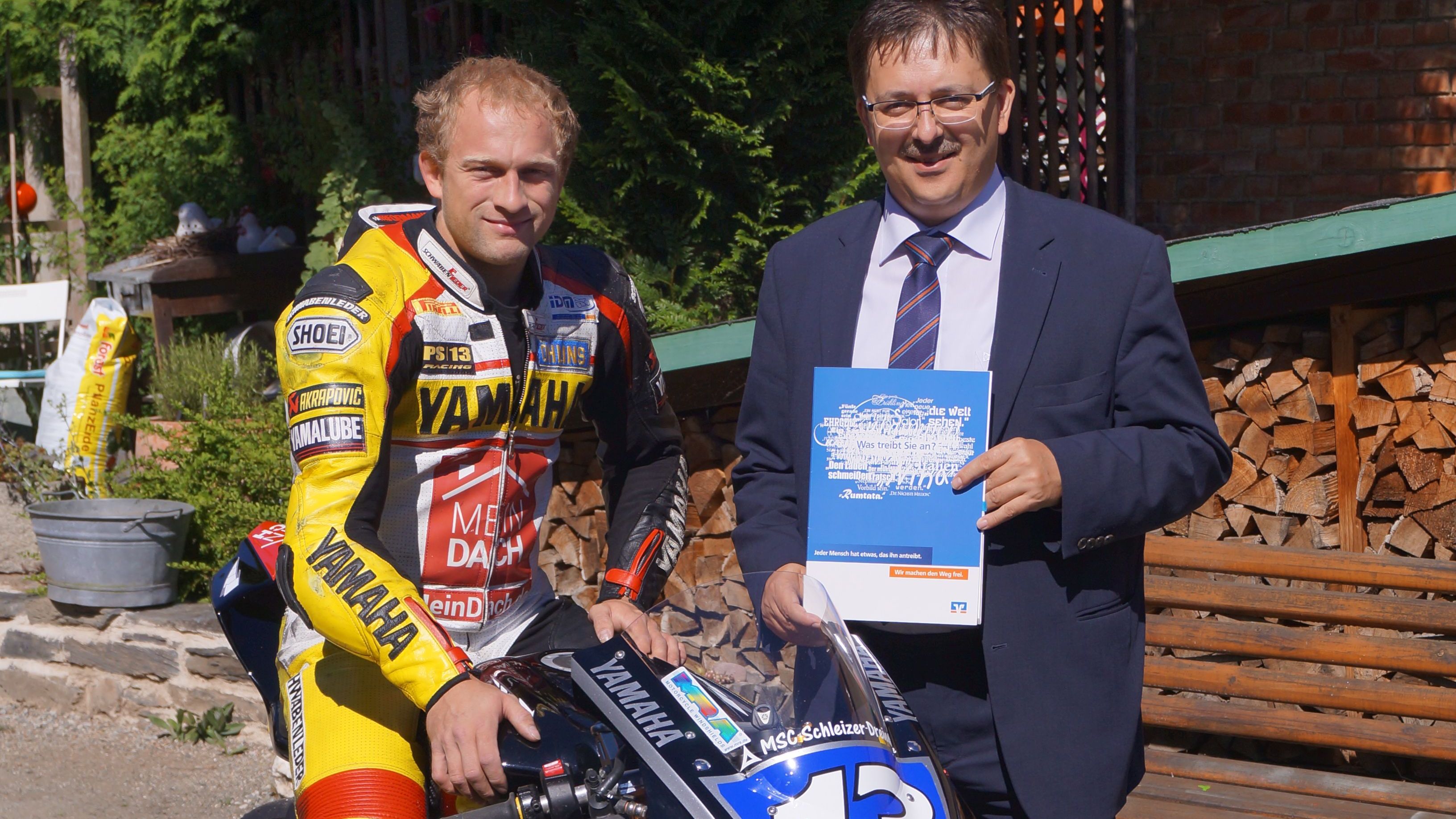 Volksbank unterstützt Schleizer Rennfahrer Philipp Stich