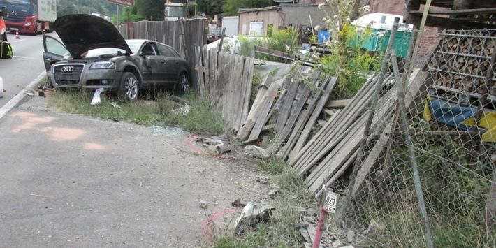 Ehepaar bei Verkehrsunfall schwer verletzt