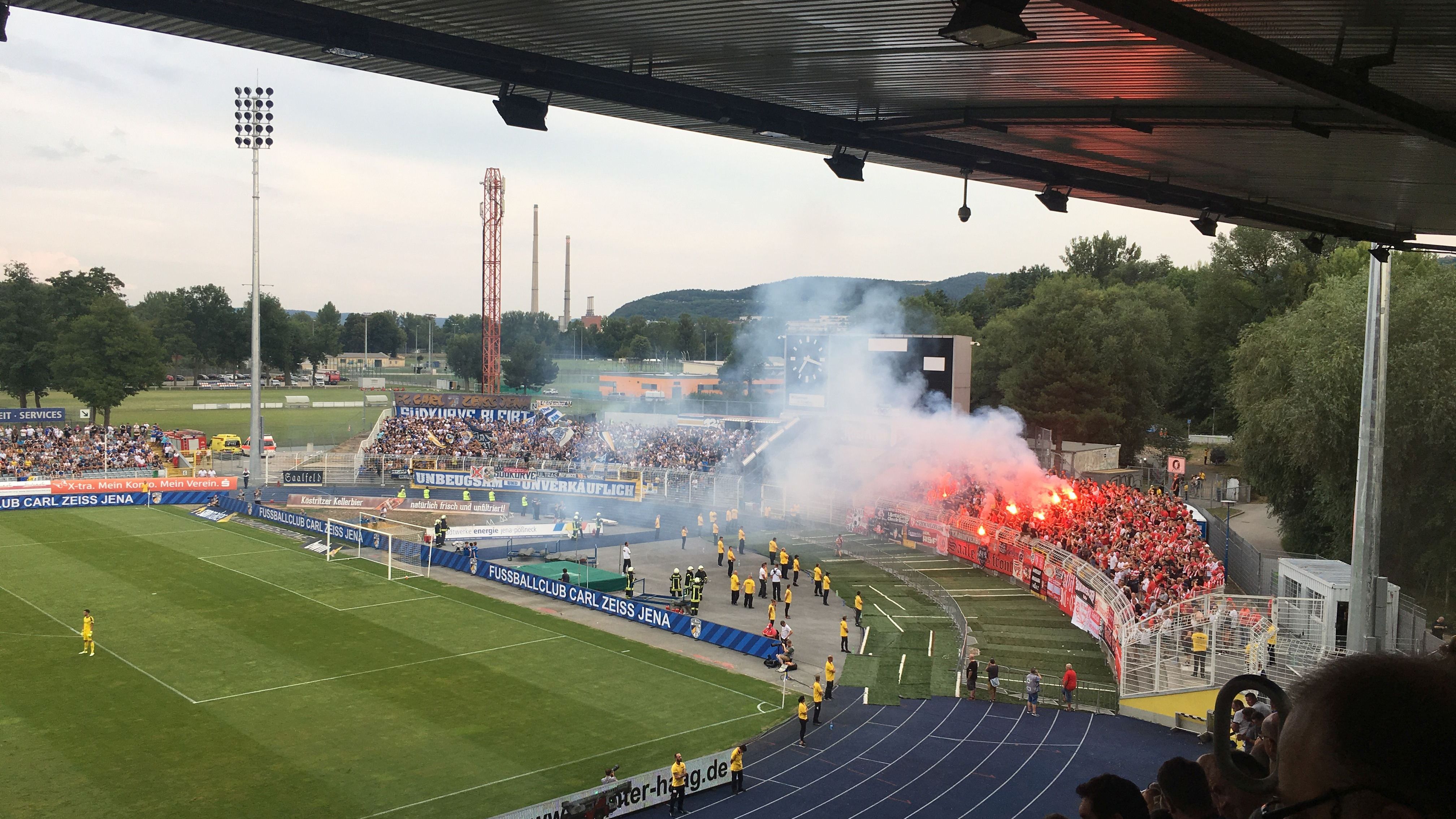 FC Carl Zeiss verliert gegen Halle