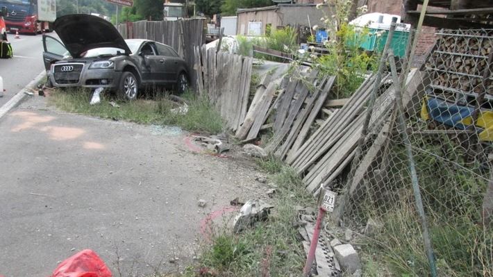 Ehepaar bei Verkehrsunfall schwer verletzt