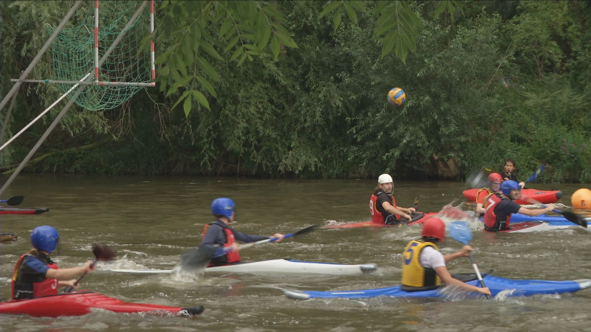 Kanupolo auf der Saale