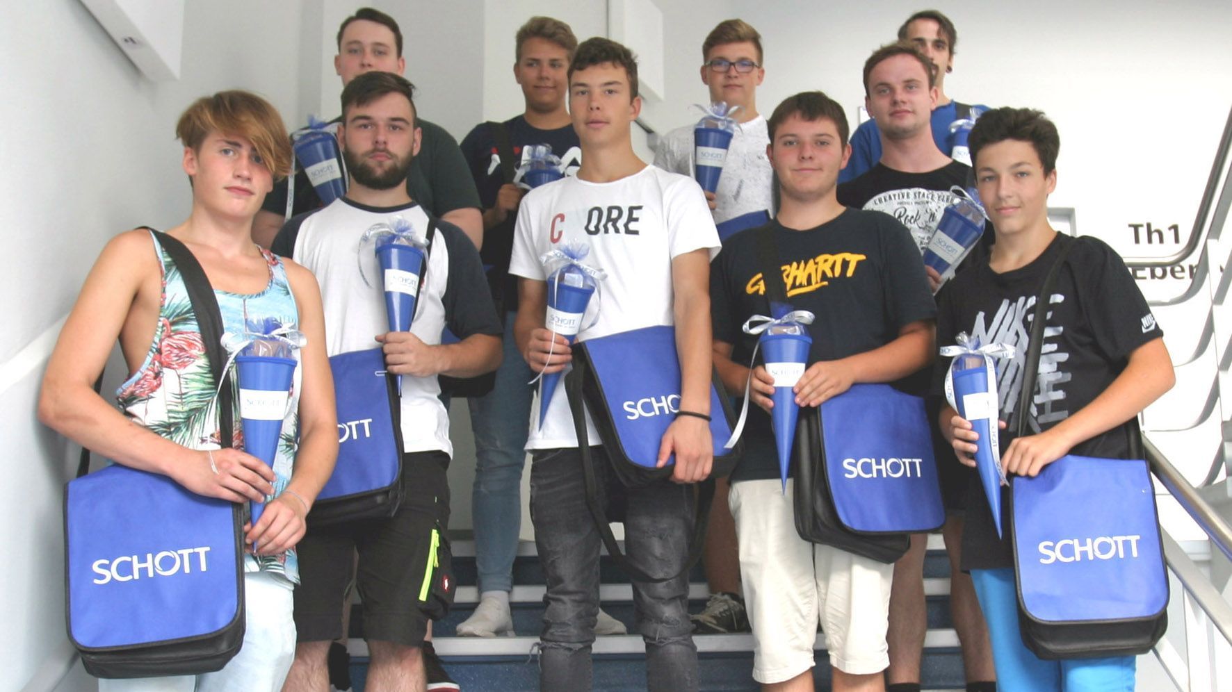 Zehn Nachwuchskräfte starten bei SCHOTT ins Berufsleben