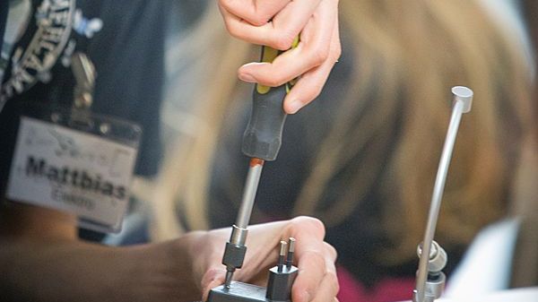 Reparier-Café auf dem Johannisfriedhof