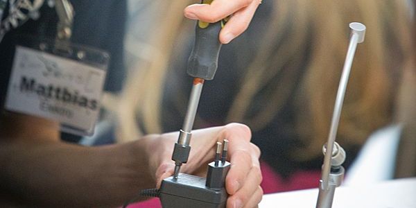 Reparier-Café auf dem Johannisfriedhof