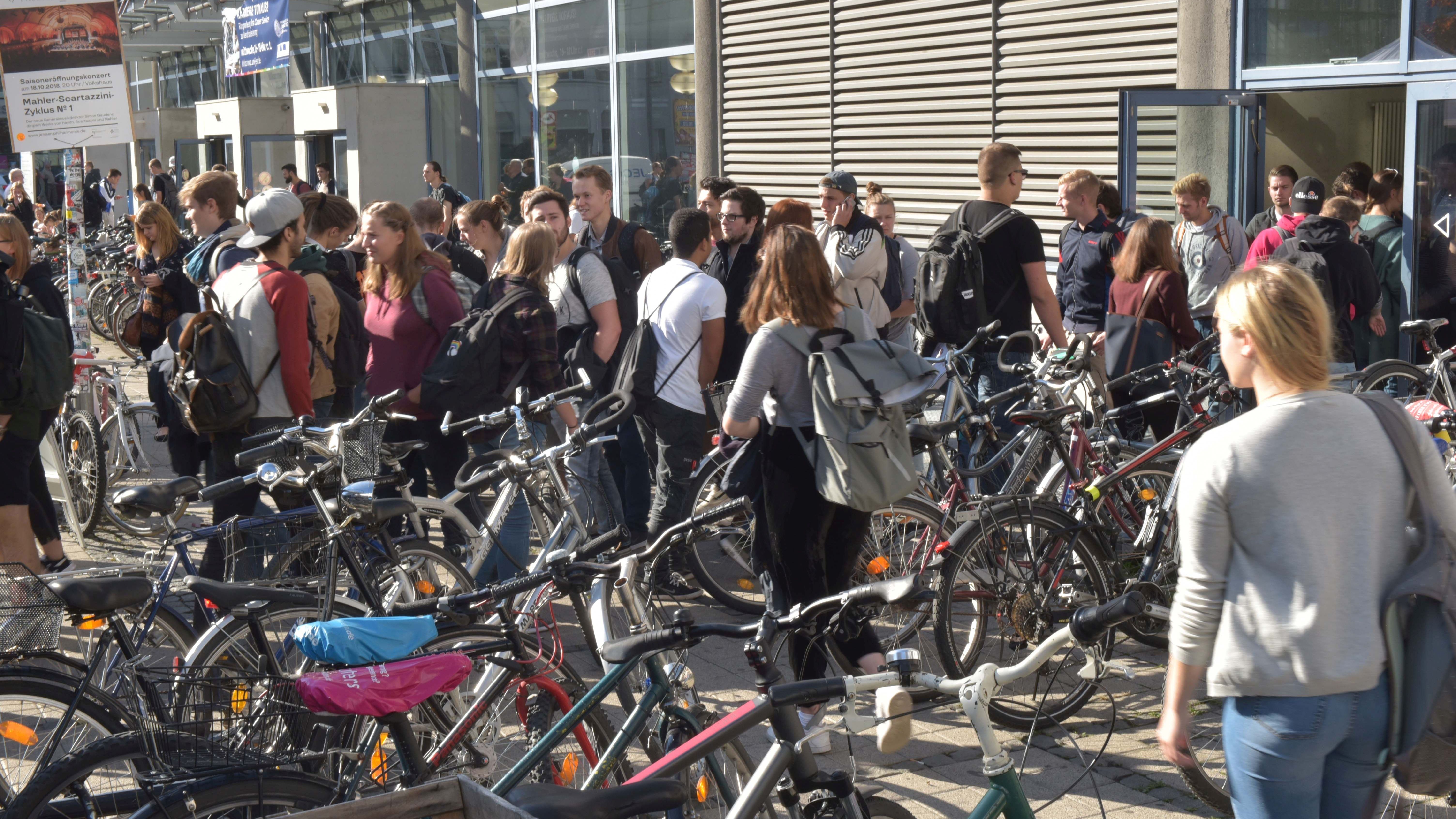 Vorlesungsbeginn: Mehr als 17 500 Uni-Studenten
