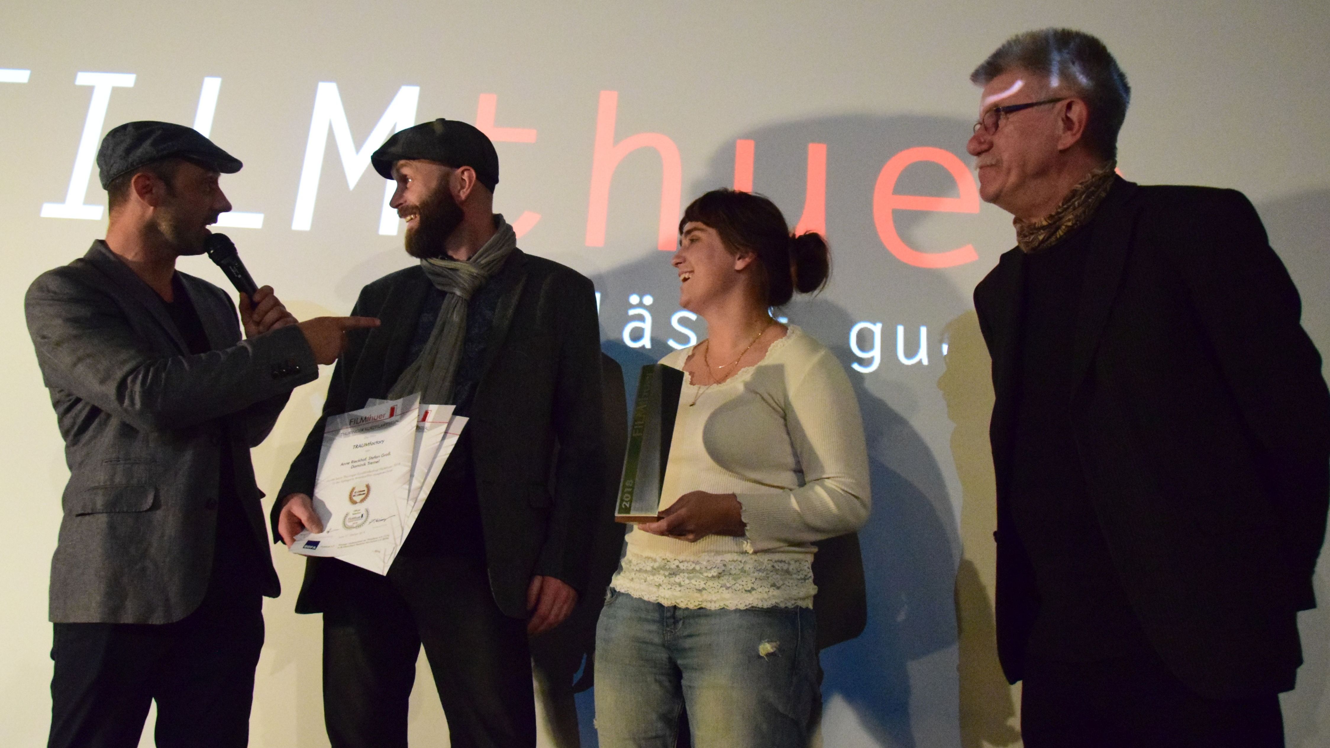 Preisregen zum Abschluss der FILMthuer 