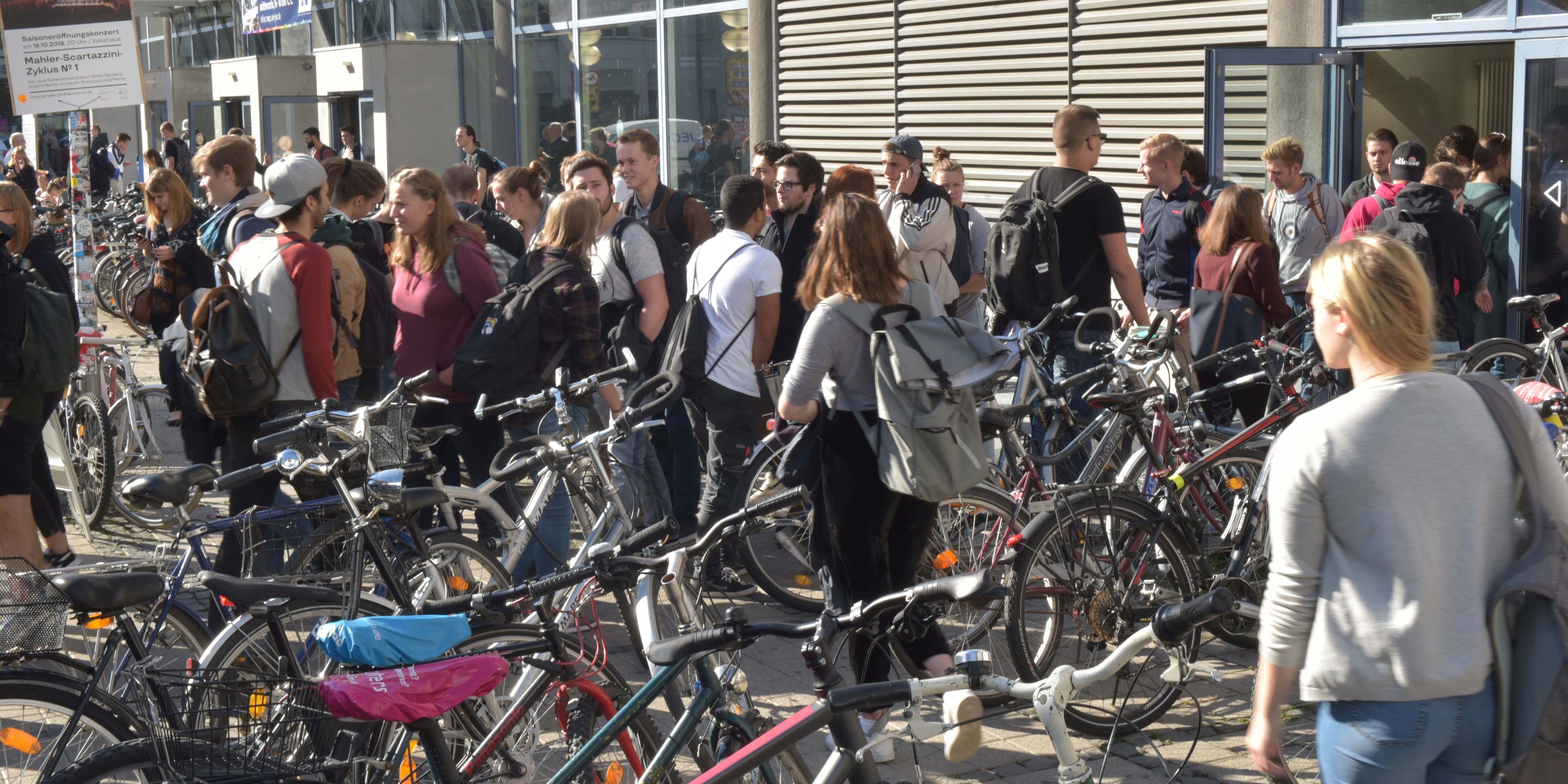 Vorlesungsbeginn: Mehr als 17 500 Uni-Studenten