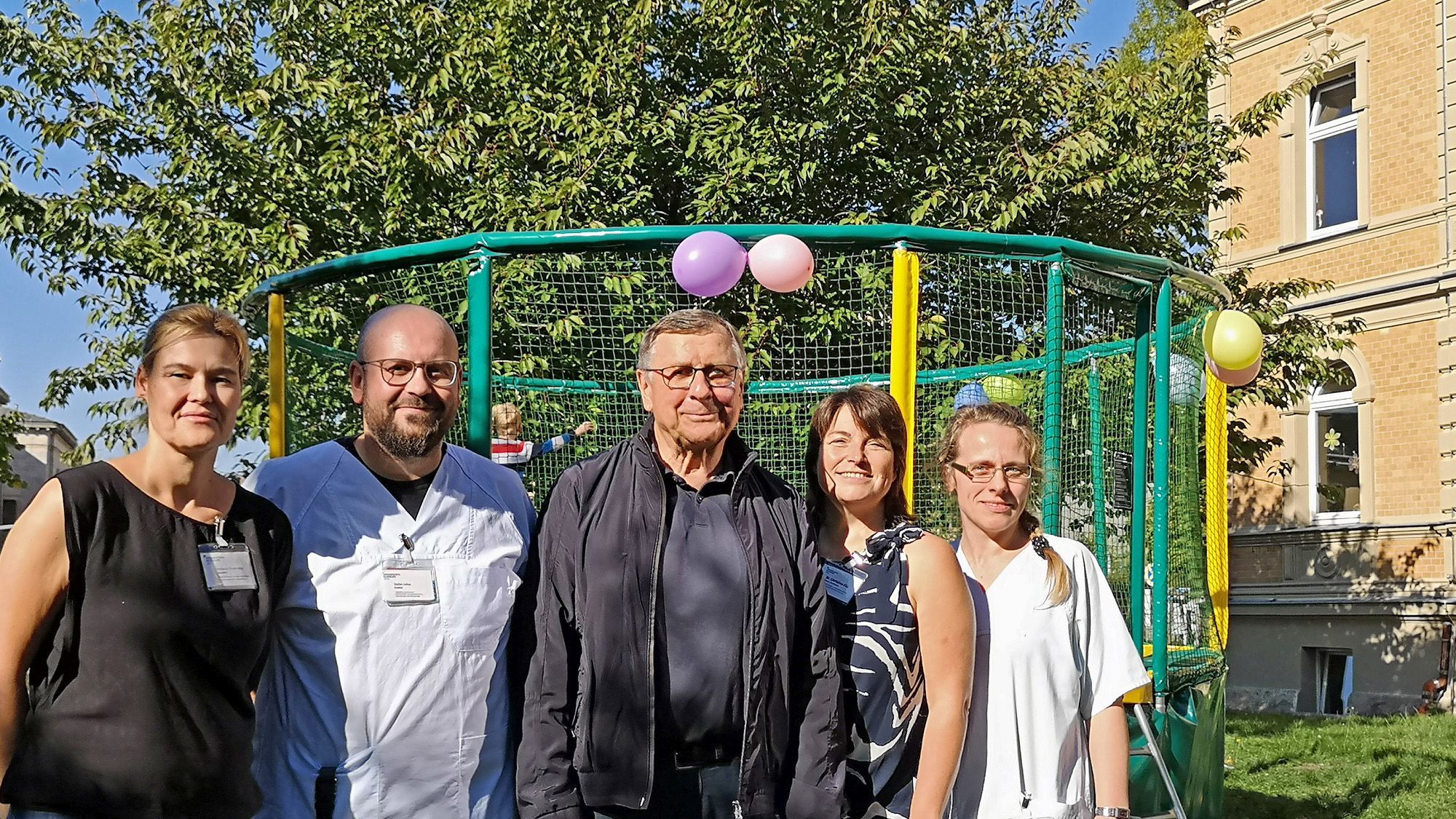 Neues Trampolin unterstützt Therapie