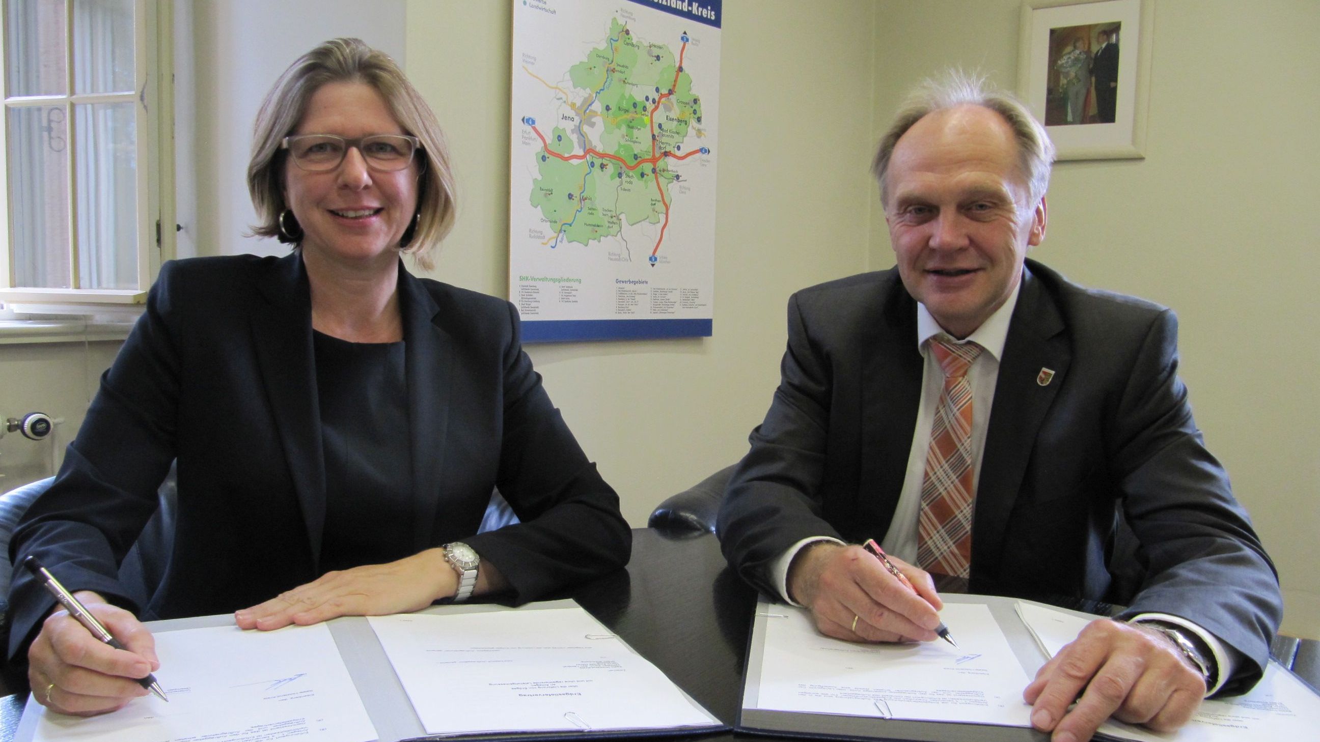 Landrat unterzeichnete neuen Erdgasliefervertrag