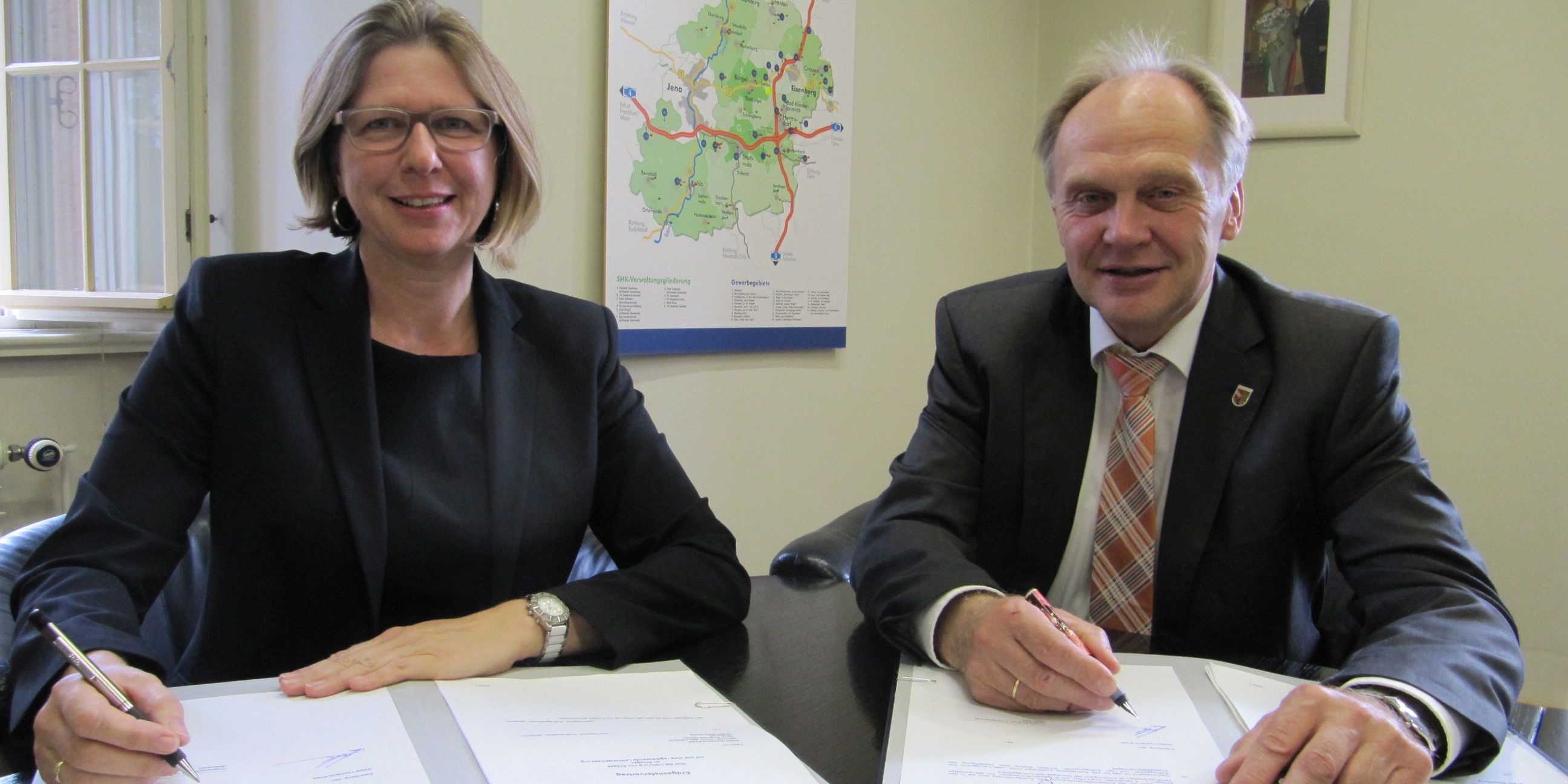 Landrat unterzeichnete neuen Erdgasliefervertrag