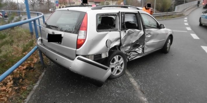 12 000 Euro Schaden bei Verkehrsunfall 12 000 Euro Schaden bei Verkehrsunfall