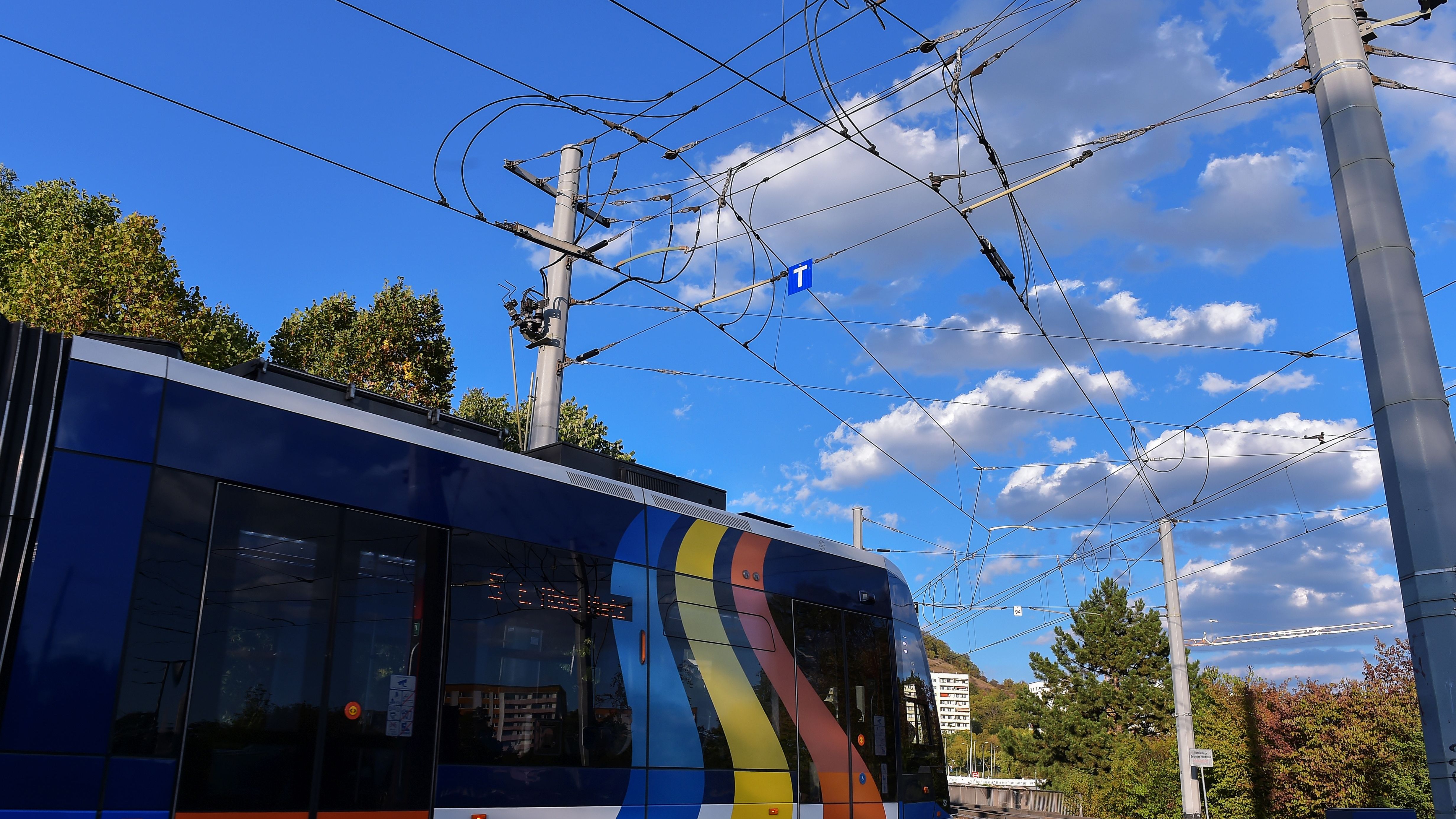 Mehr Straßenbahnen zum Fußballspiel