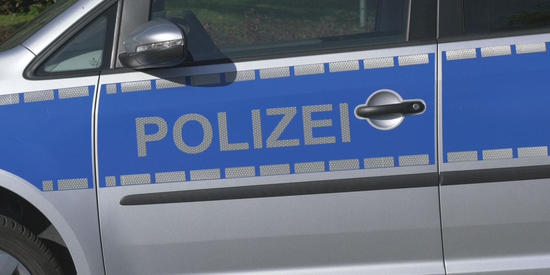 Unbekannte zerkratzten mehrere Pkw