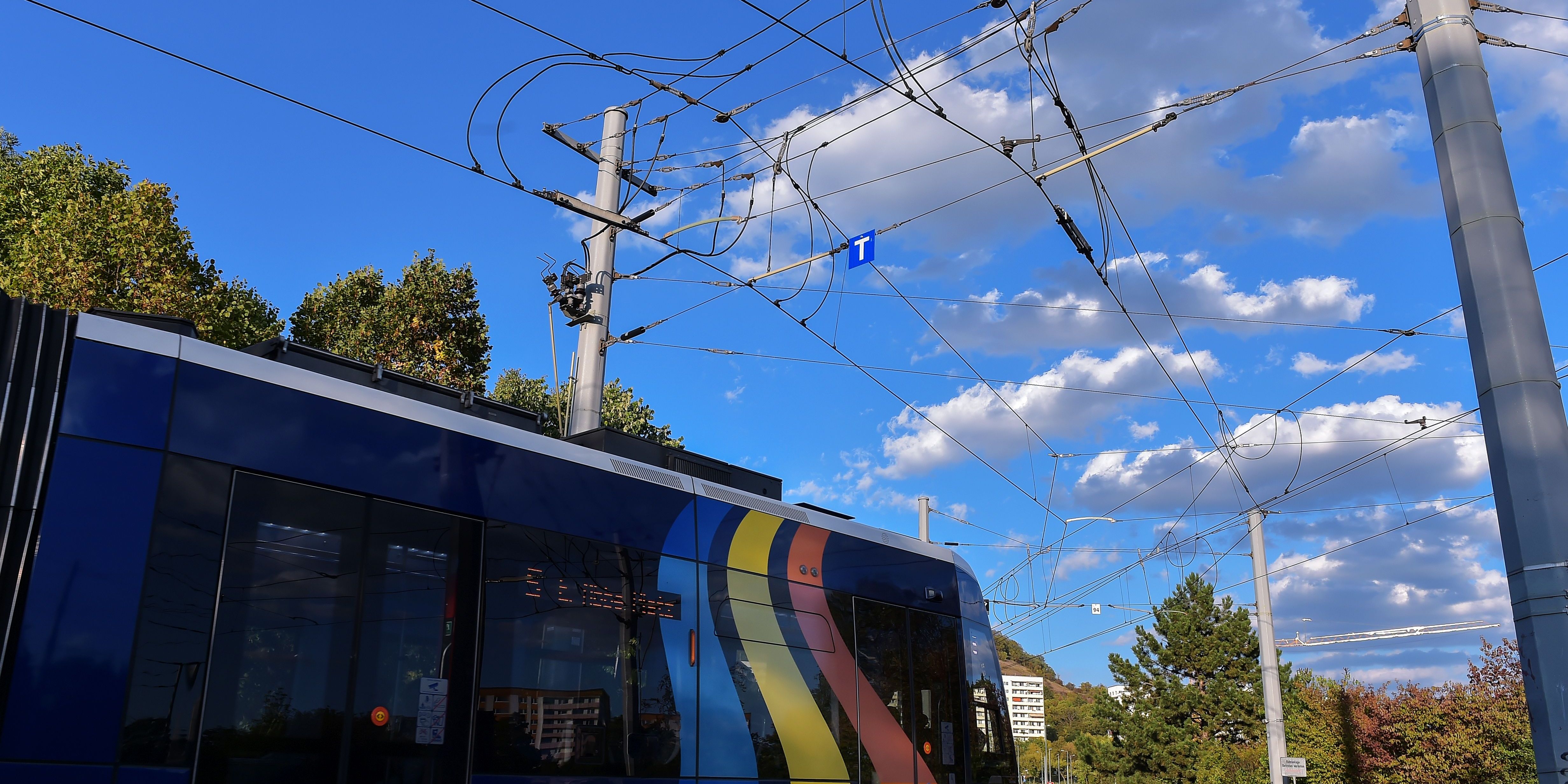 Mehr Straßenbahnen zum Fußballspiel