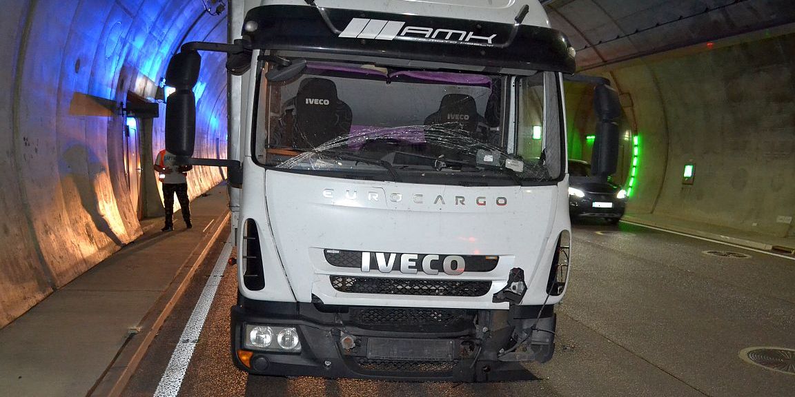 Auffahrunfall im Jagdberg-Tunnel 