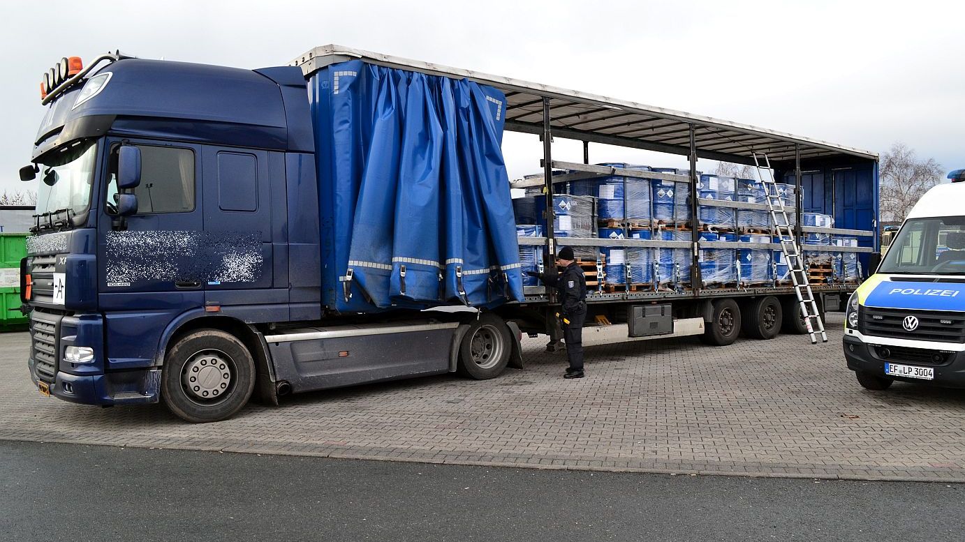Gefahrgut-Laster raste über die A 4