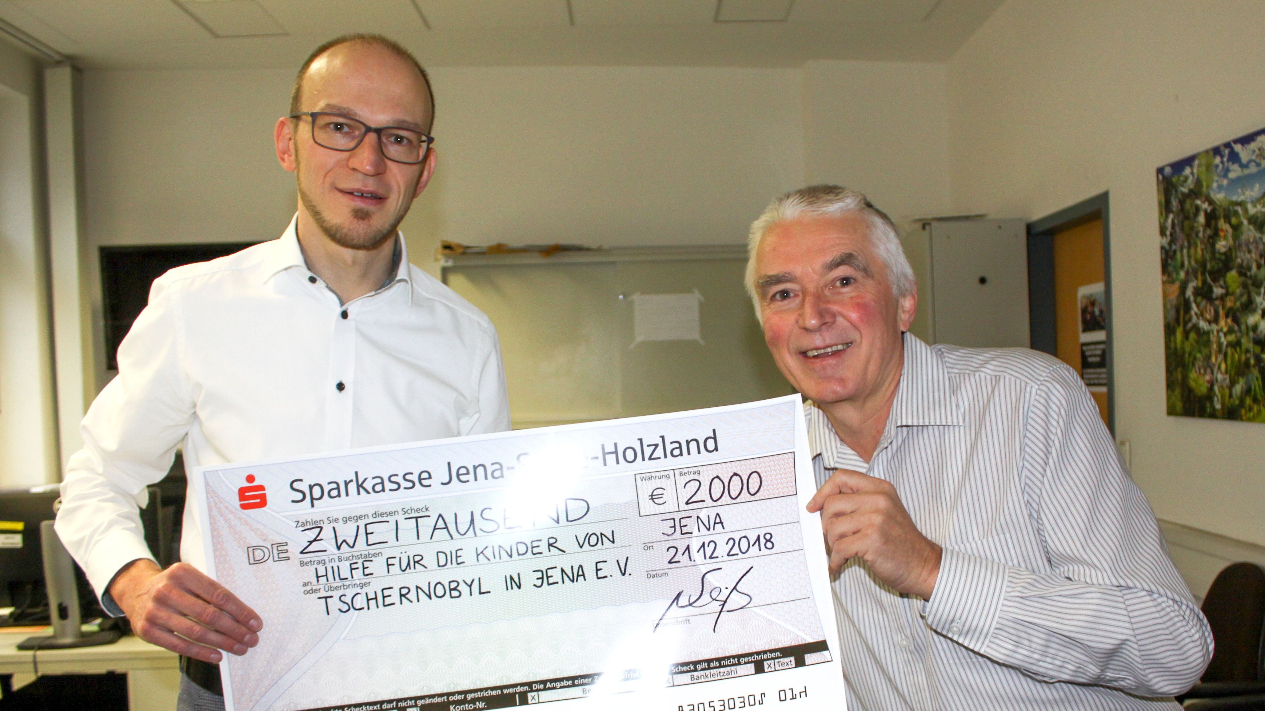 Otto-Schott-Chor übergab Spende an Tschernobylverein