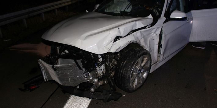 Zwei Verletzte bei Verkehrsunfall Zwei Verletzte bei Verkehrsunfall