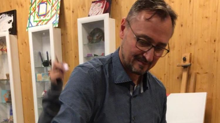 Linken-Landtagsabgeordneter mit Praxistag im Jugendclub 