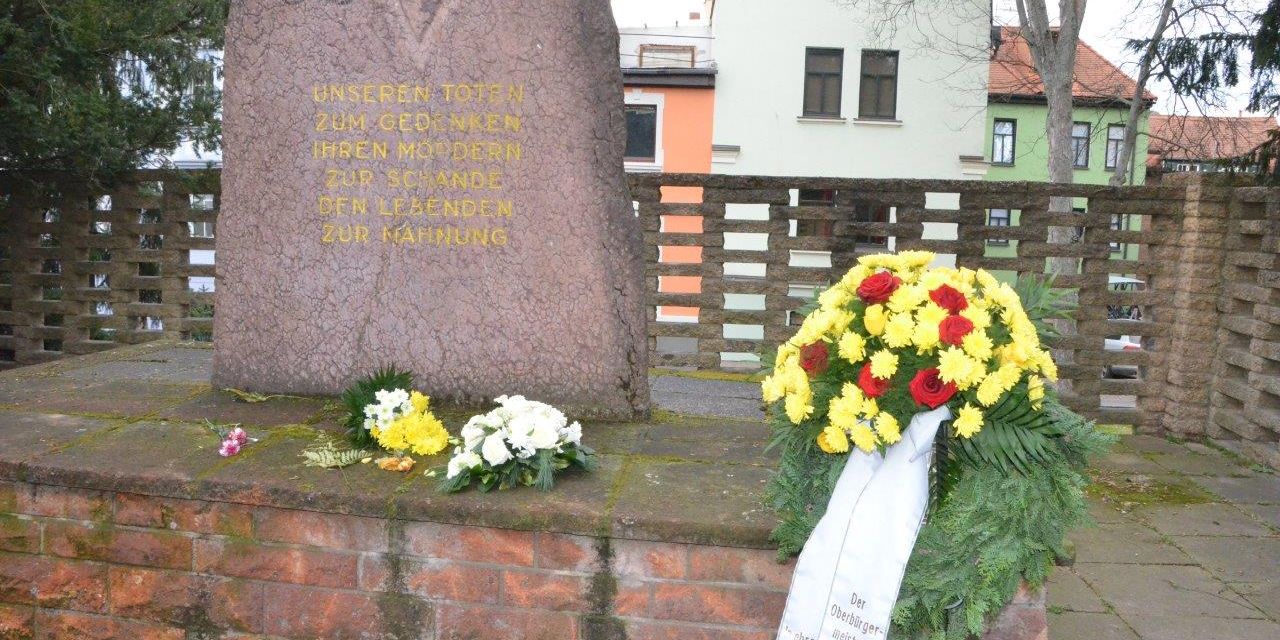 Kranzniederlegung am Heinrichsberg