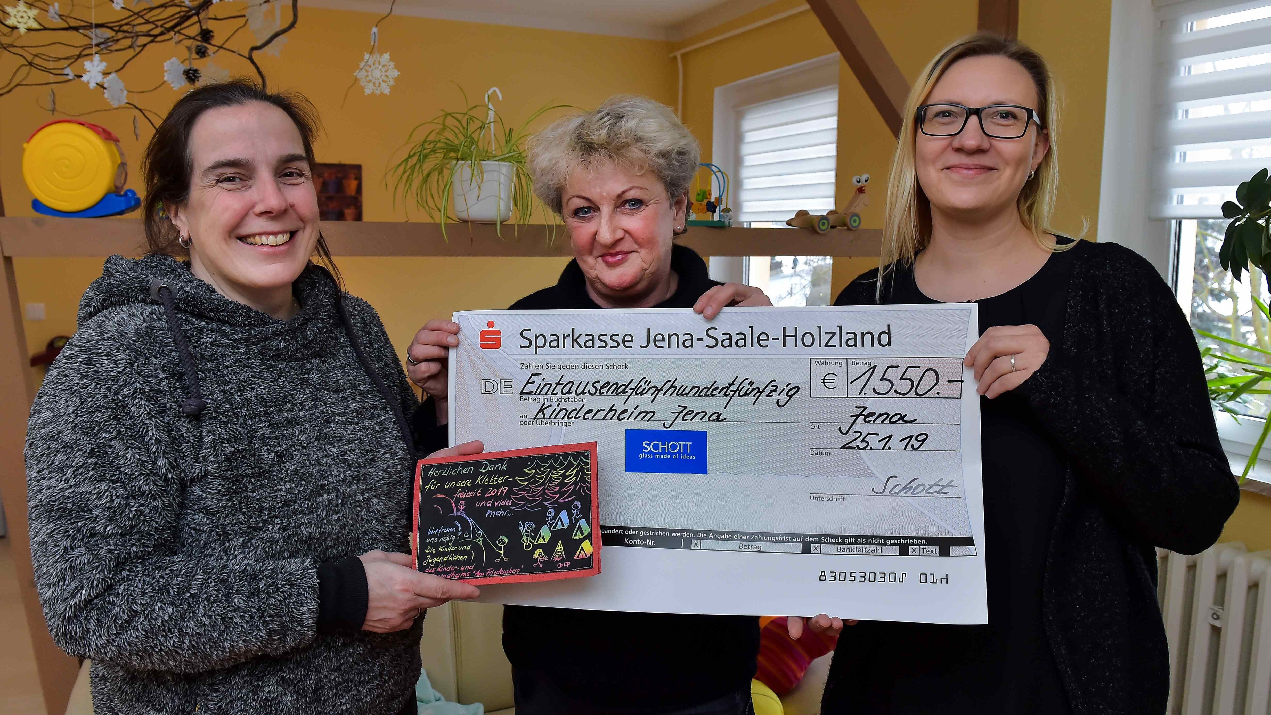 SCHOTT Mitarbeiter spenden für guten Zweck