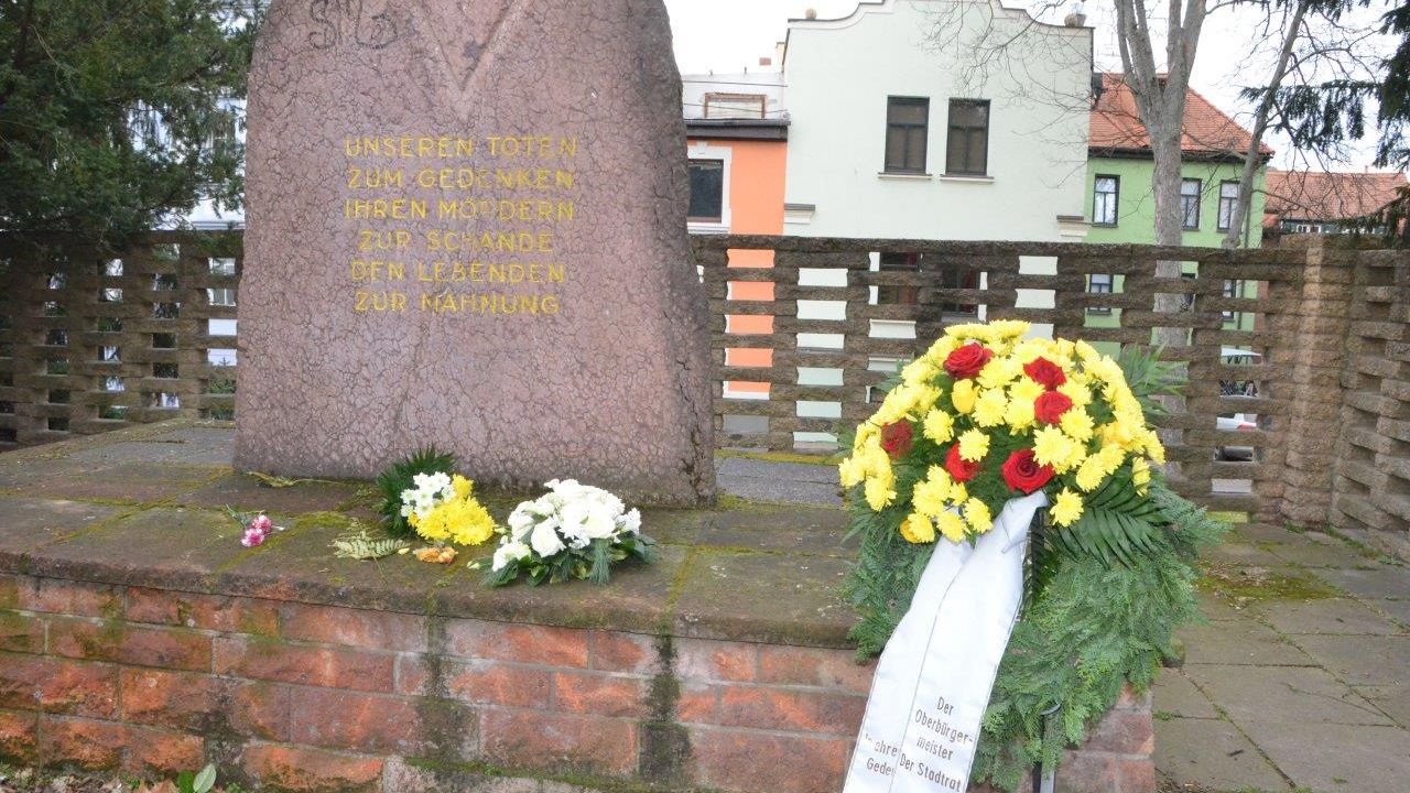 Kranzniederlegung am Heinrichsberg