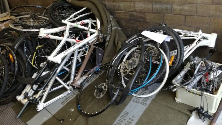 Diebe holten sich Polizei ins Haus