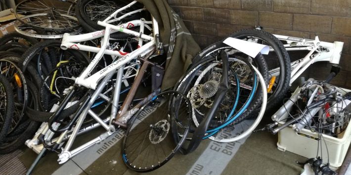 Diebe holten sich Polizei ins Haus