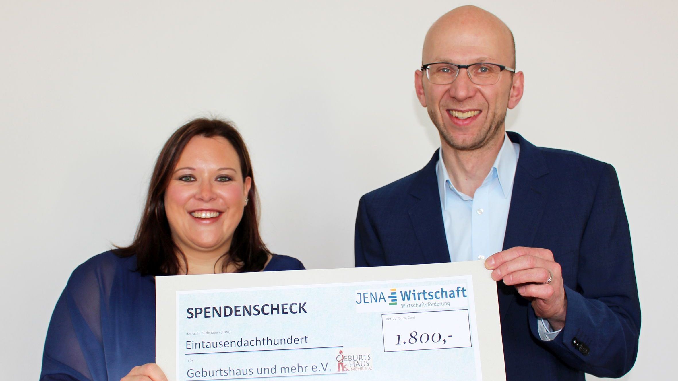 JenaWirtschaft übergab Scheck an Hebammen