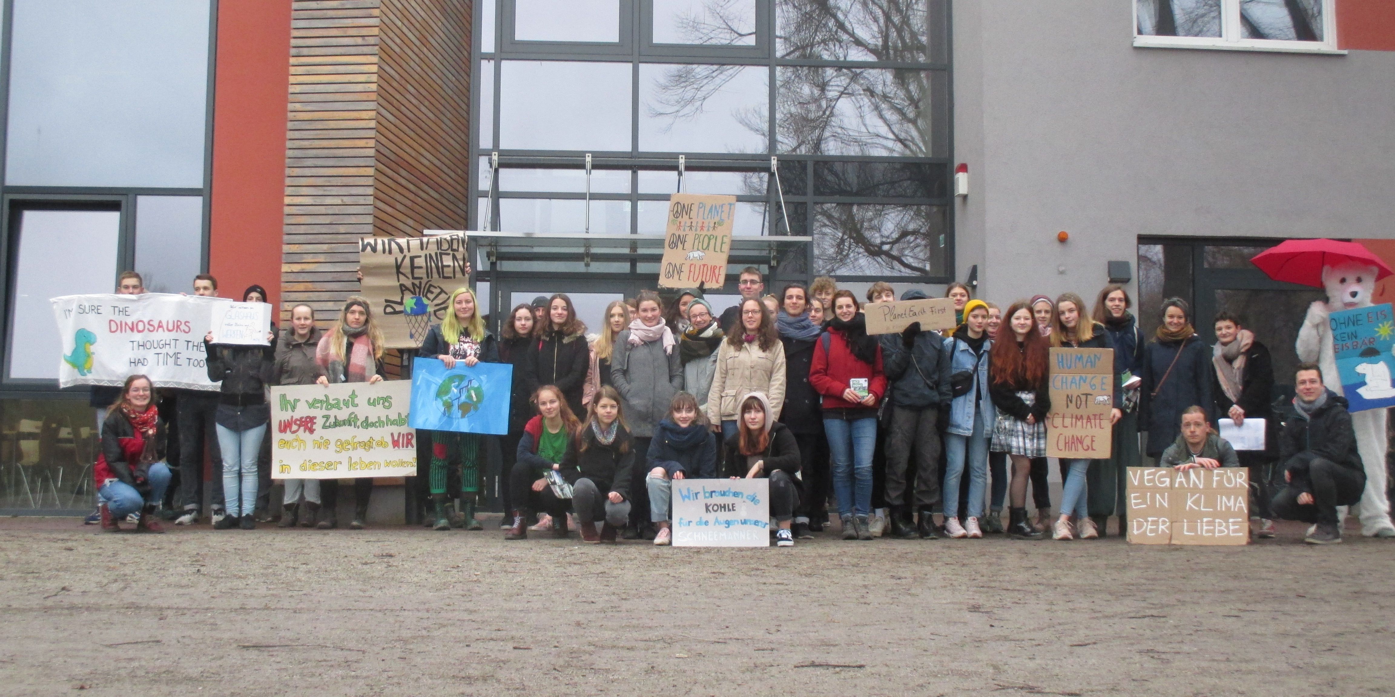 Mahnwache mit mehr als 50 Teilnehmern