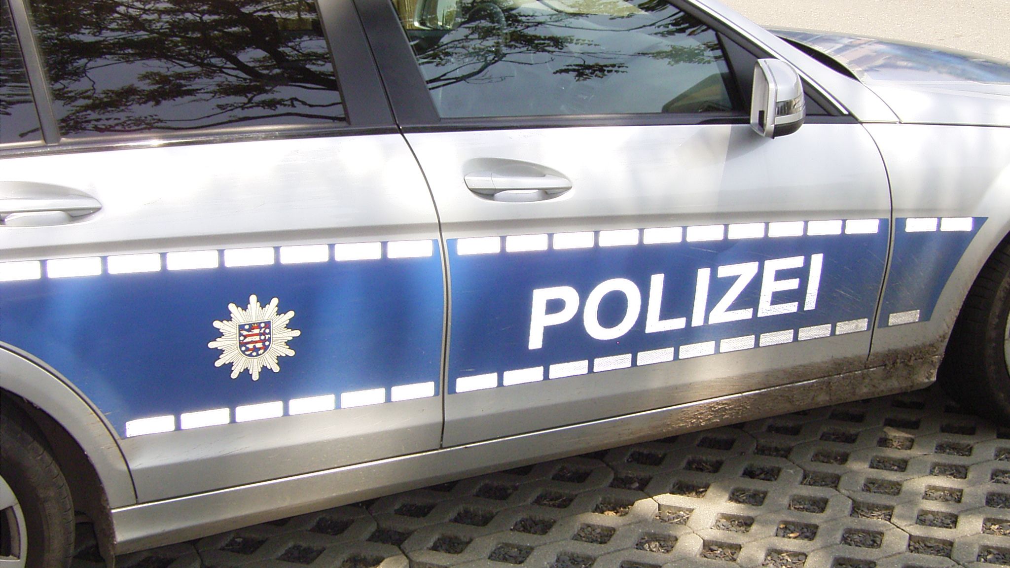 Zeugen zu Unfallflucht gesucht