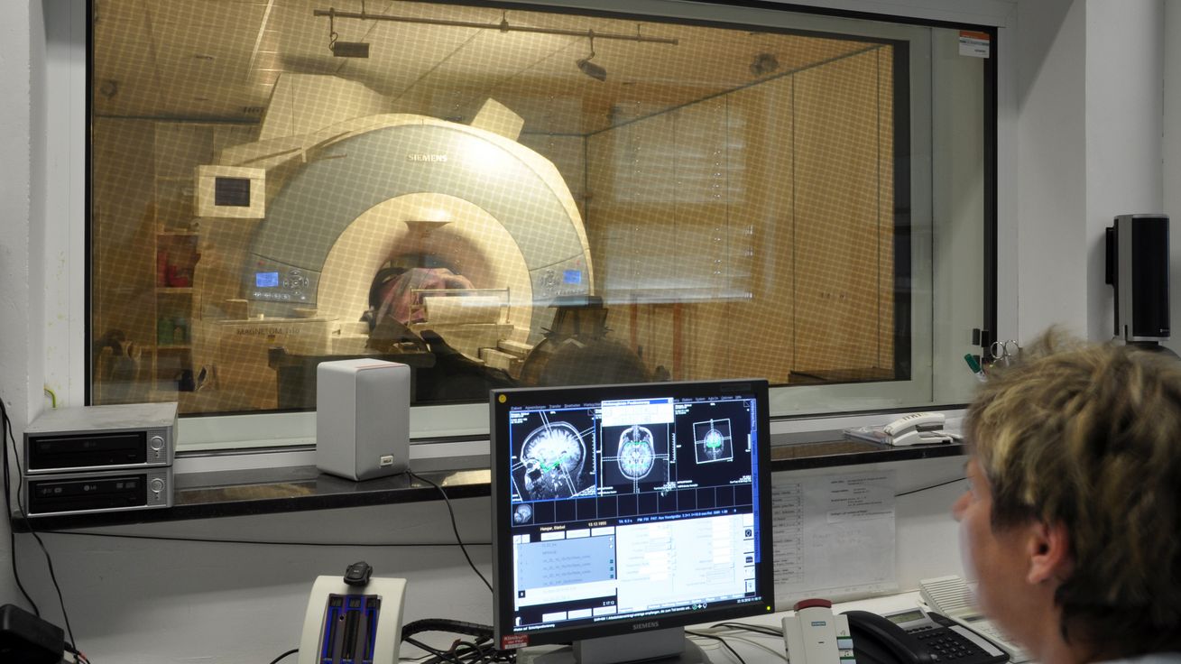 Gesunde Erwachsene für MRT-Studie gesucht