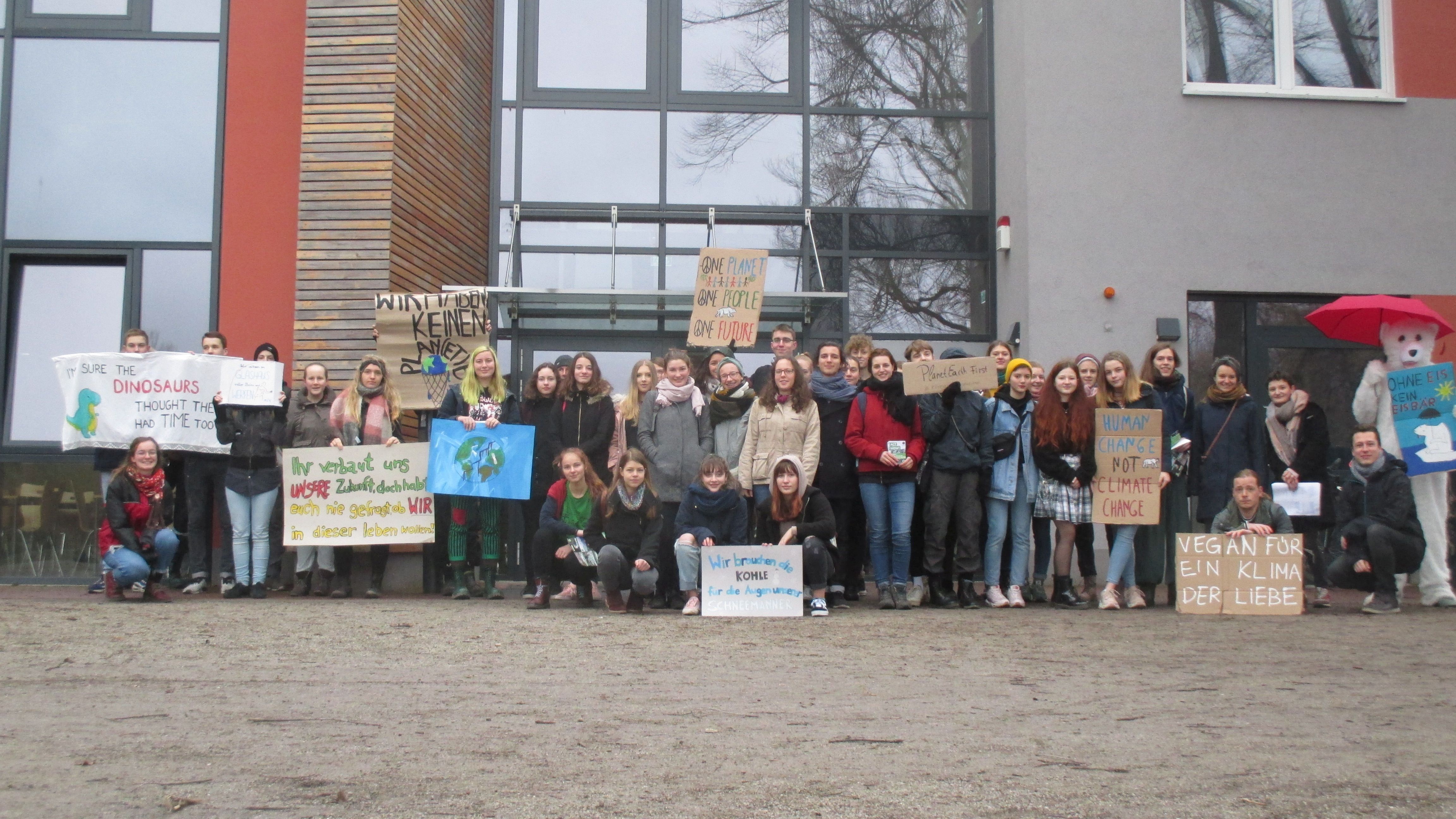 Mahnwache mit mehr als 50 Teilnehmern