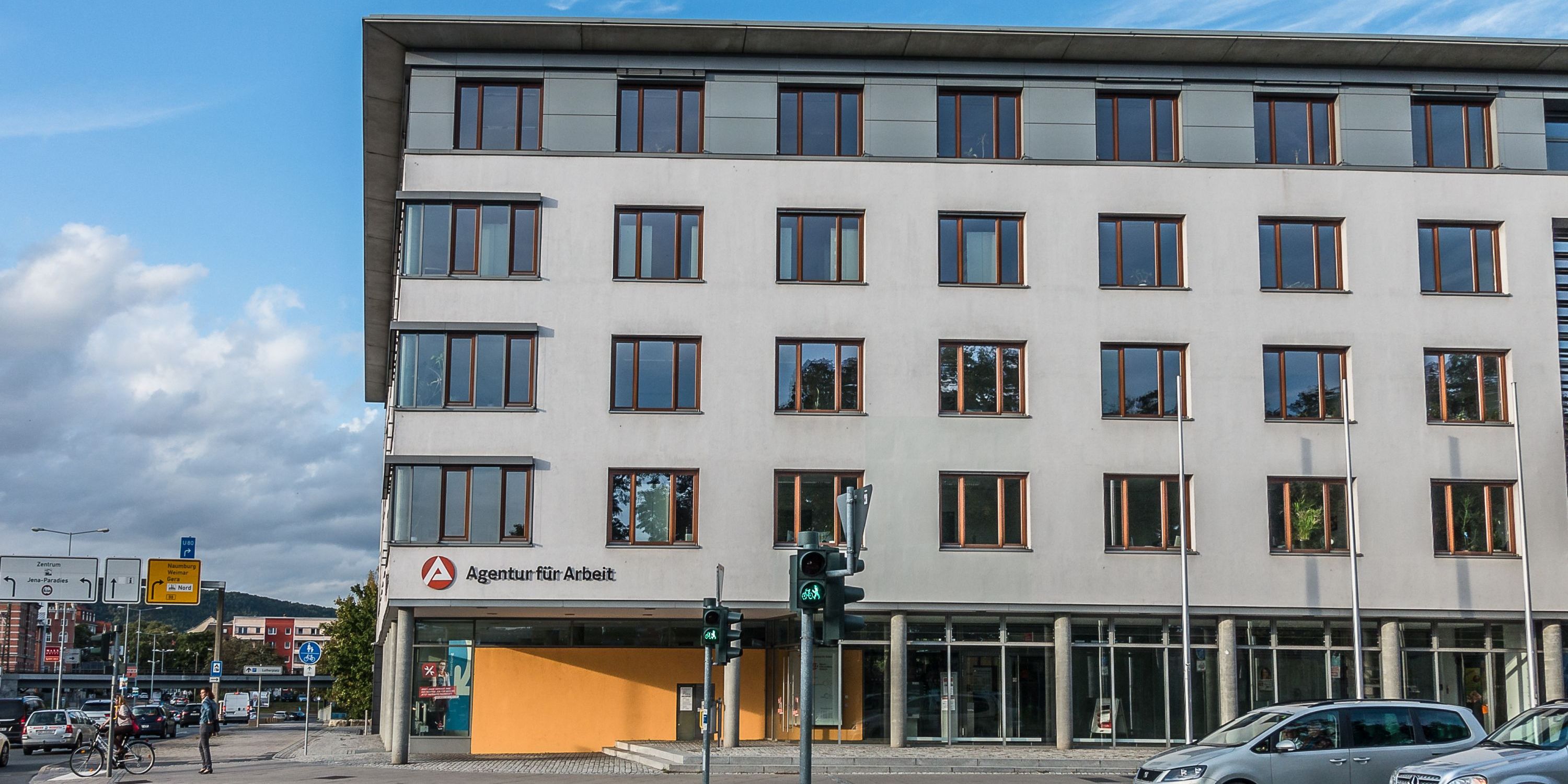 Arbeitsmarkt im Februar: Neue Mitarbeiter gefragt