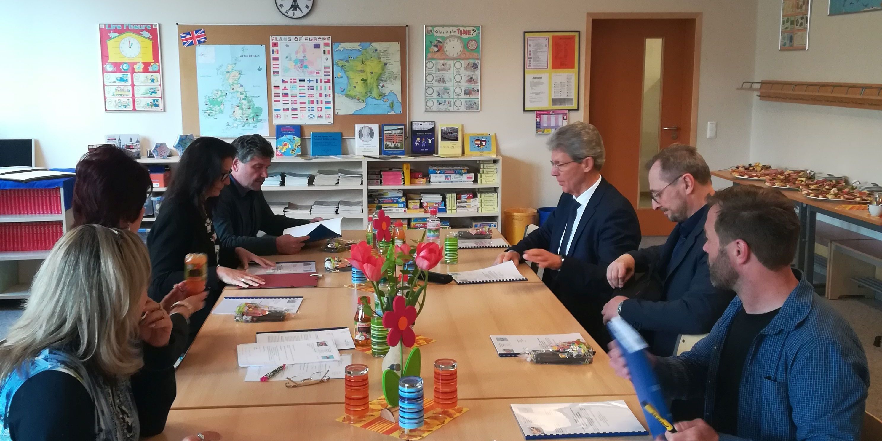 Bildungsminister zu Gast in Winzerlaer Grundschule 