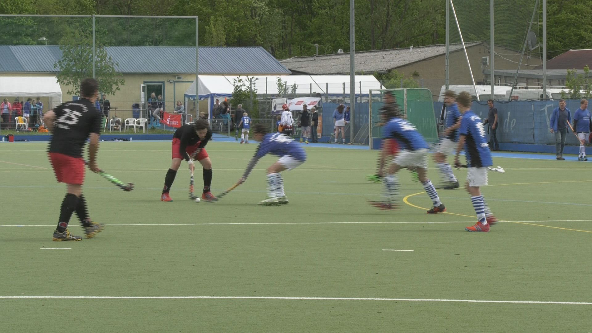 Sportlicher Auftakt: Für die Hockey-Spieler des Sport- und Sozialclubs begann die Freiluftsaison